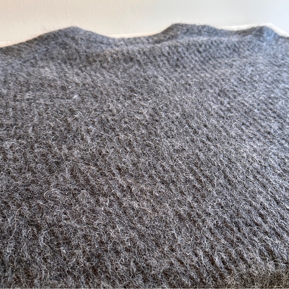 Everlane The Oversized Alpaca Crew - Picture 8 of 11